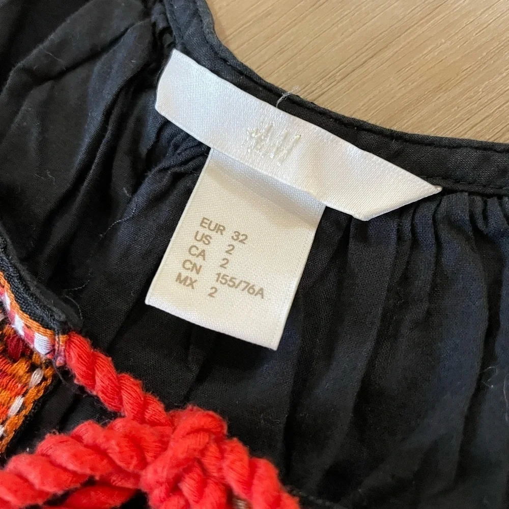 H&M Cute Blue & Red BOHO Top. Size 2 - Picture 6 of 9
